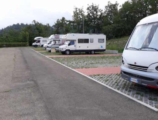 AREA SOSTA CAMPER MONTESE
