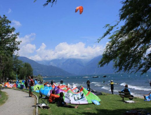 CAMPING MAGICAL LAKE