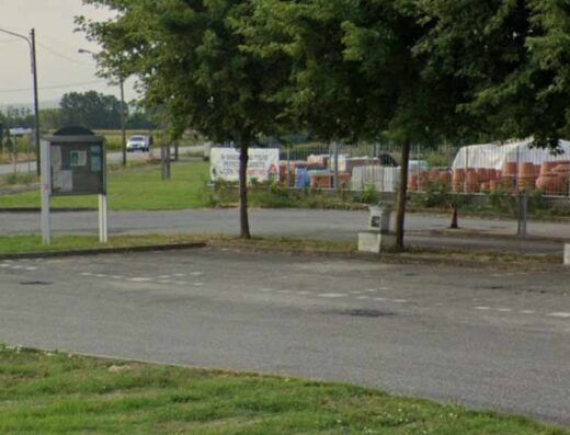 AREA SOSTA CAMPER DEL PESO PUBBLICO DI OCCIMANO
