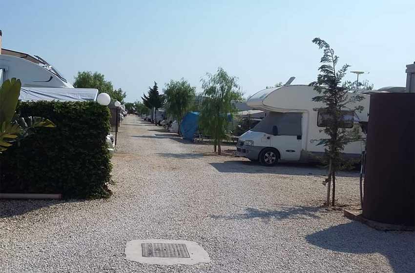 Area camper venere campeggio lido granelli