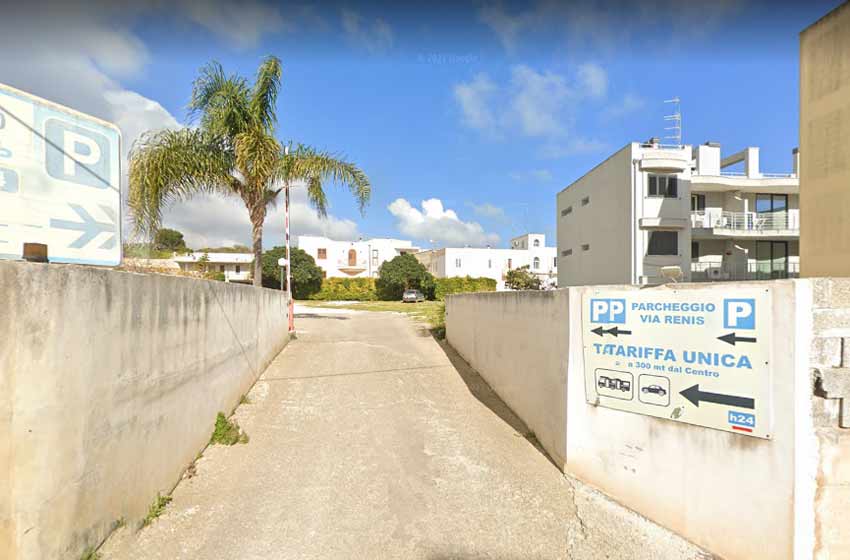 Parcheggio otranto via renis