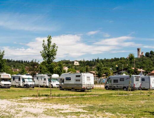 AREA SOSTA CAMPER PARCHEGGIO VIRGILIO