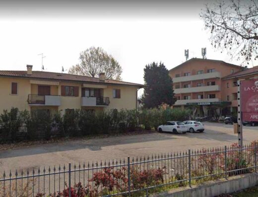 AREA PARCHEGGIO ALBERGO LA CARICA