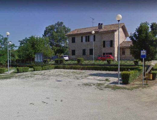 AREA SOSTA CAMPER PETRITOLI