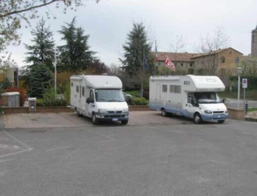 PARCHEGGIO PIANCASTAGNAIO