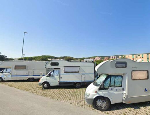 PIOMBINO PARCHEGGIO CAMPER