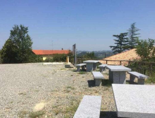 AREA SOSTA CAMPER SALABUE