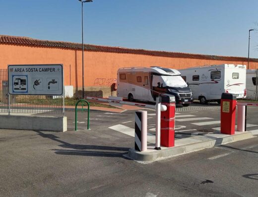 AREA SOSTA CAMPER LUSENZO