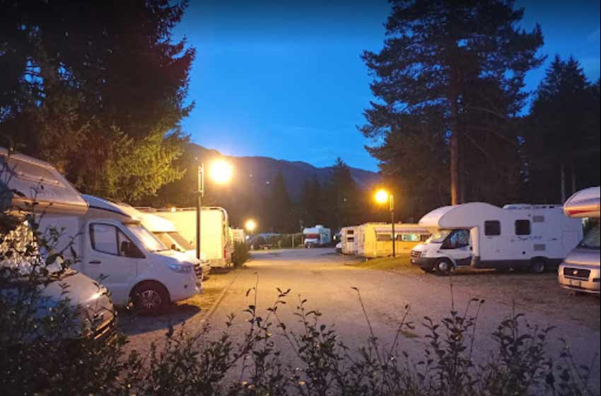Parcheggio della pineta