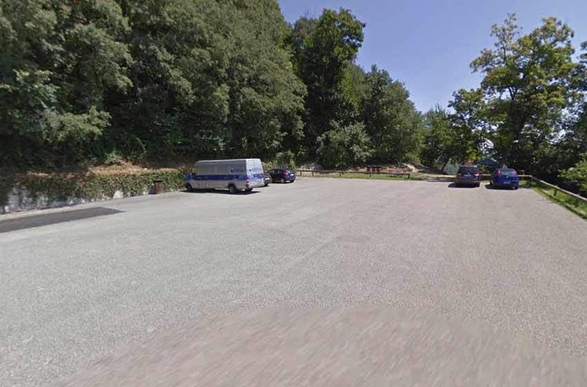 Parcheggio serralunga di crea