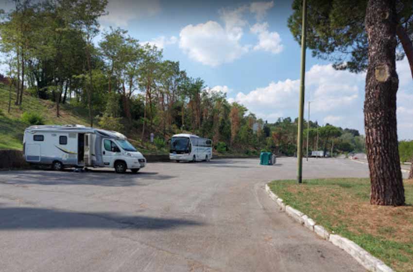 Area sosta camper palasport siena