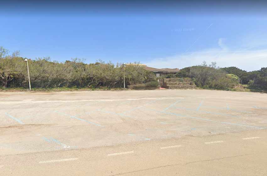 La pelosa parcheggio libero - stintino