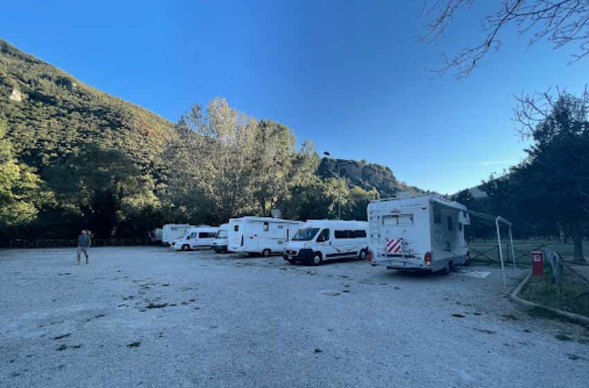 Area sosta camper - cascata delle marmore
