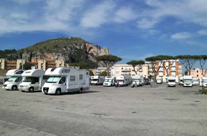 Parcheggio terracina