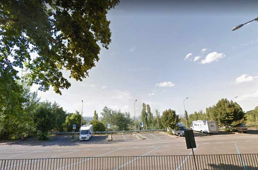 Area sosta camper todi