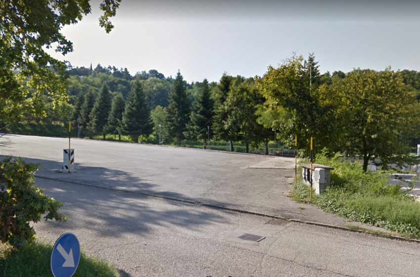 Area sosta camper urbino