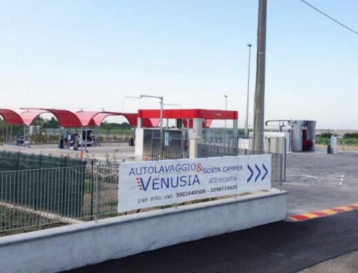 SOSTA CAMPER AUTOLAVAGGIO VENUSIA