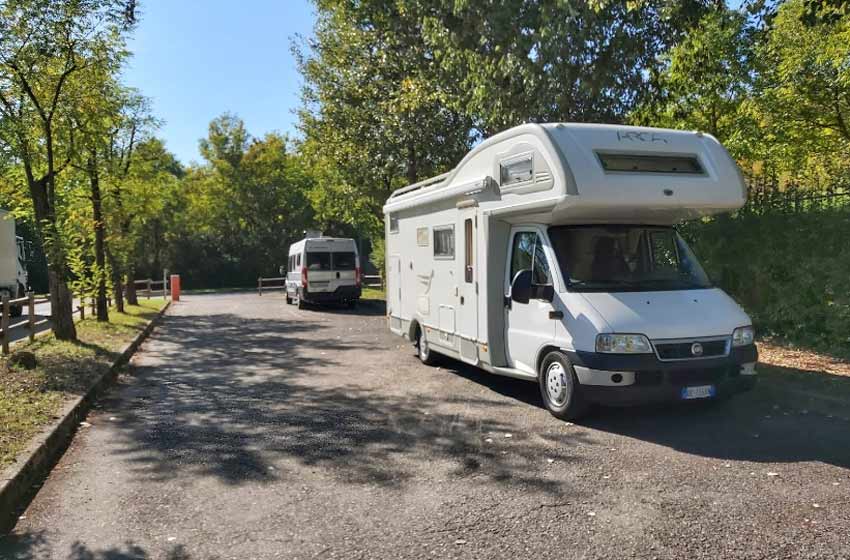 Area sosta camper vezzano sul crostolo