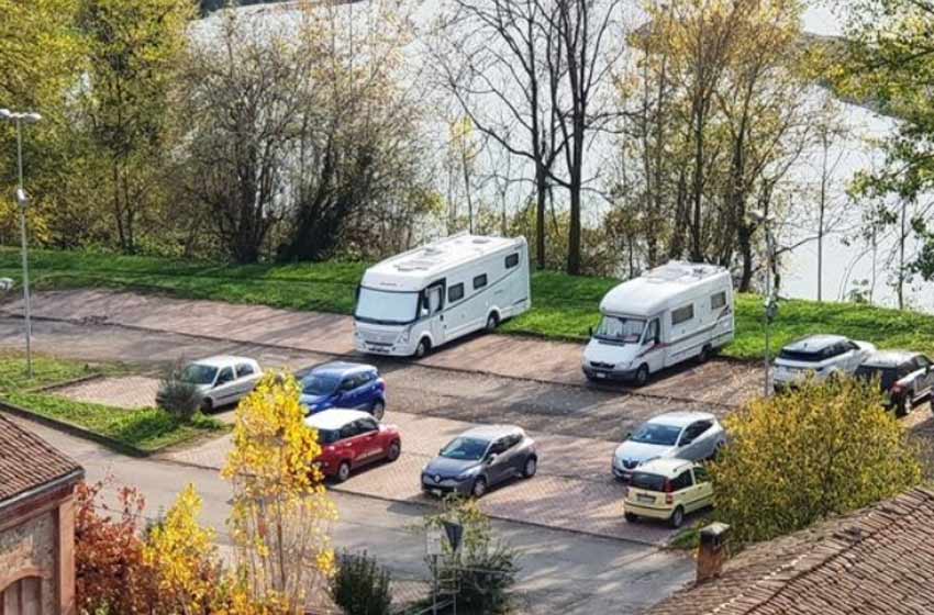 Parcheggio rocca di vignola