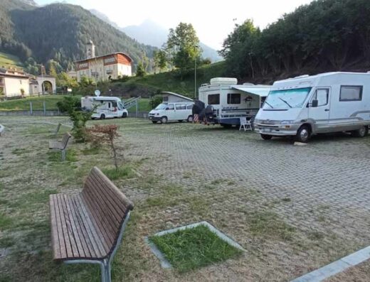 AREA SOSTA CAMPER PRESOLANA