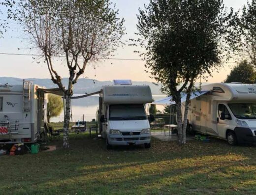 SOSTA CAMPER ACQUA DEL LAGO