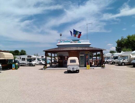 AREA SOSTA CAMPER LA SALINA