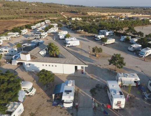 AREA SOSTA CAMPER PISTA SALENTINA