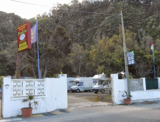 AREA ATTREZZATA & SOSTA CAMPER PRAIOLA