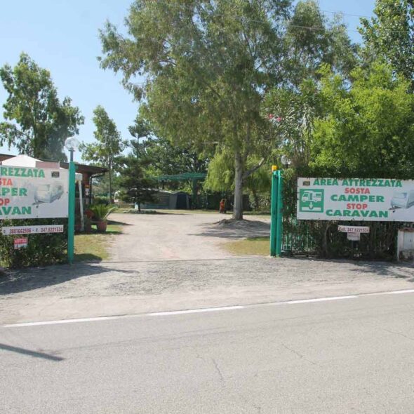 Area sosta camper baia domizia