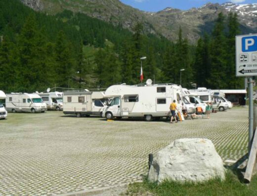 AREA CAMPER TSCHAVAL