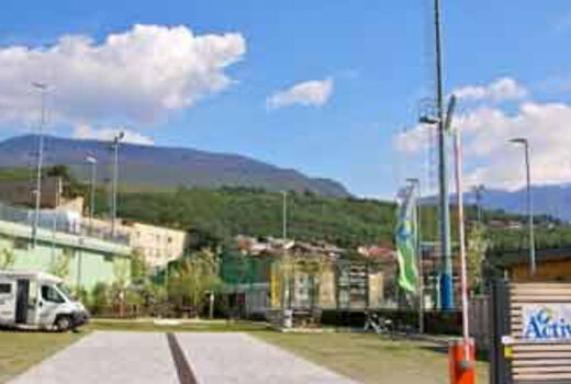 AREA SOSTA CAMPER QUERCIA