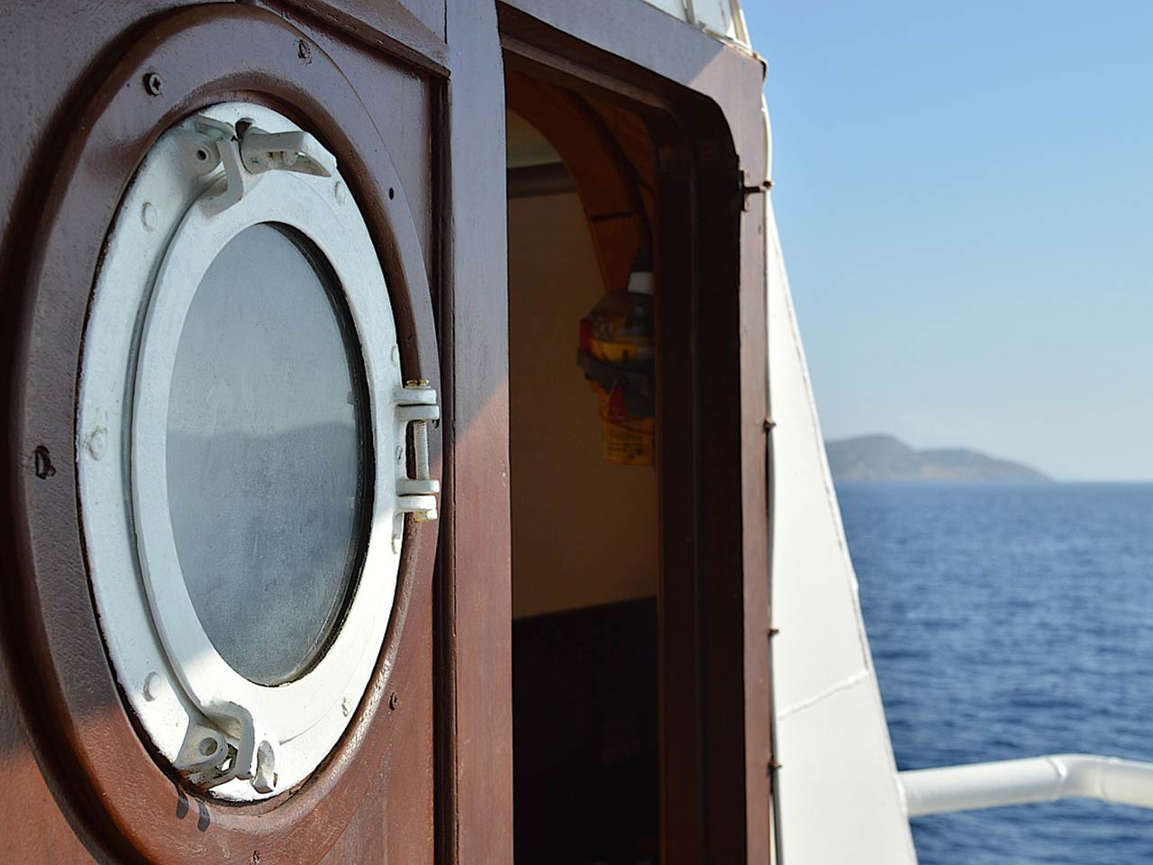 In traghetto sul Mediterraneo: salpa e risparmia con le agenzie di prenotazione convenzionate