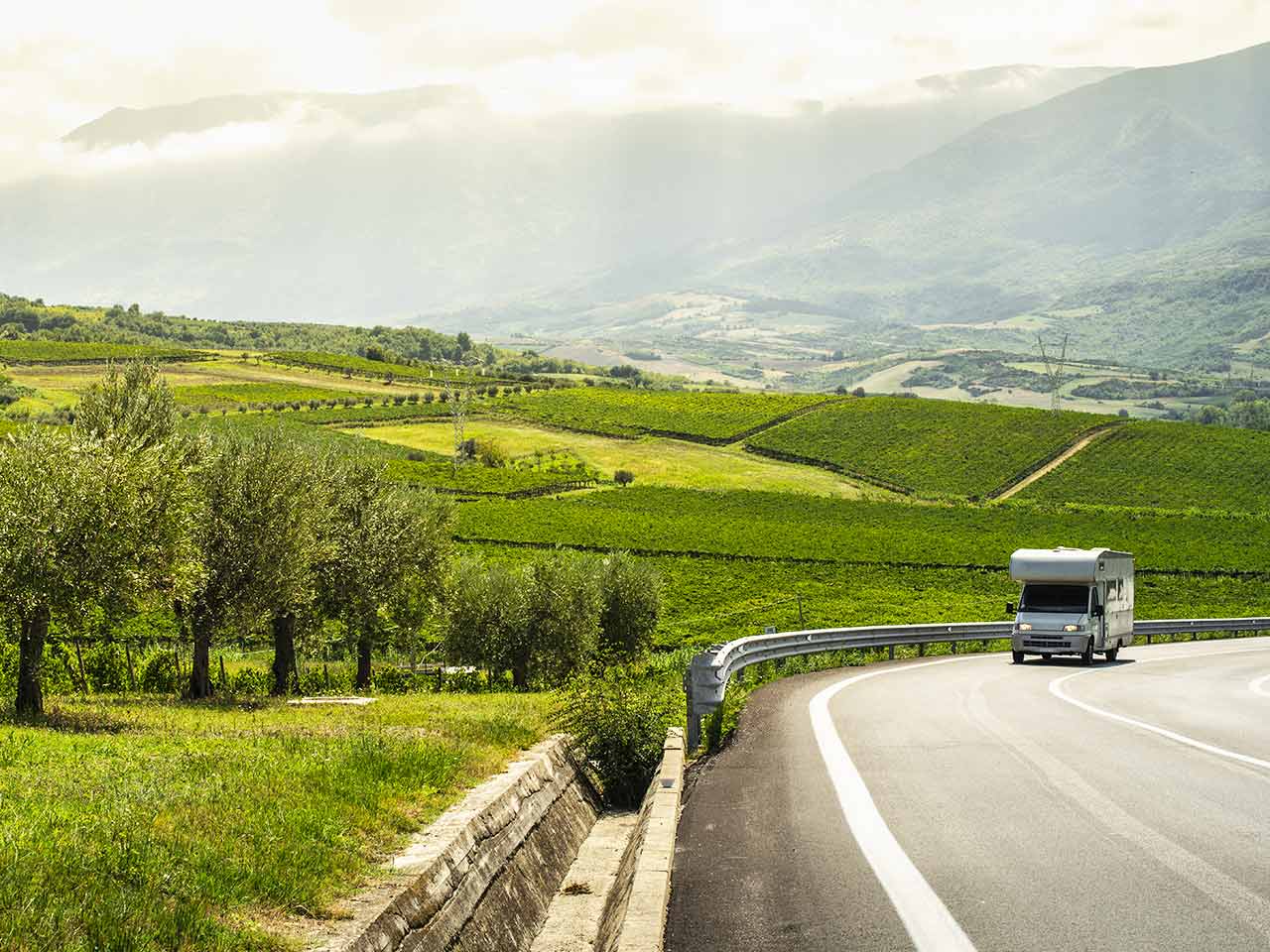 5 AREE SOSTA CAMPER IN CAMPAGNA