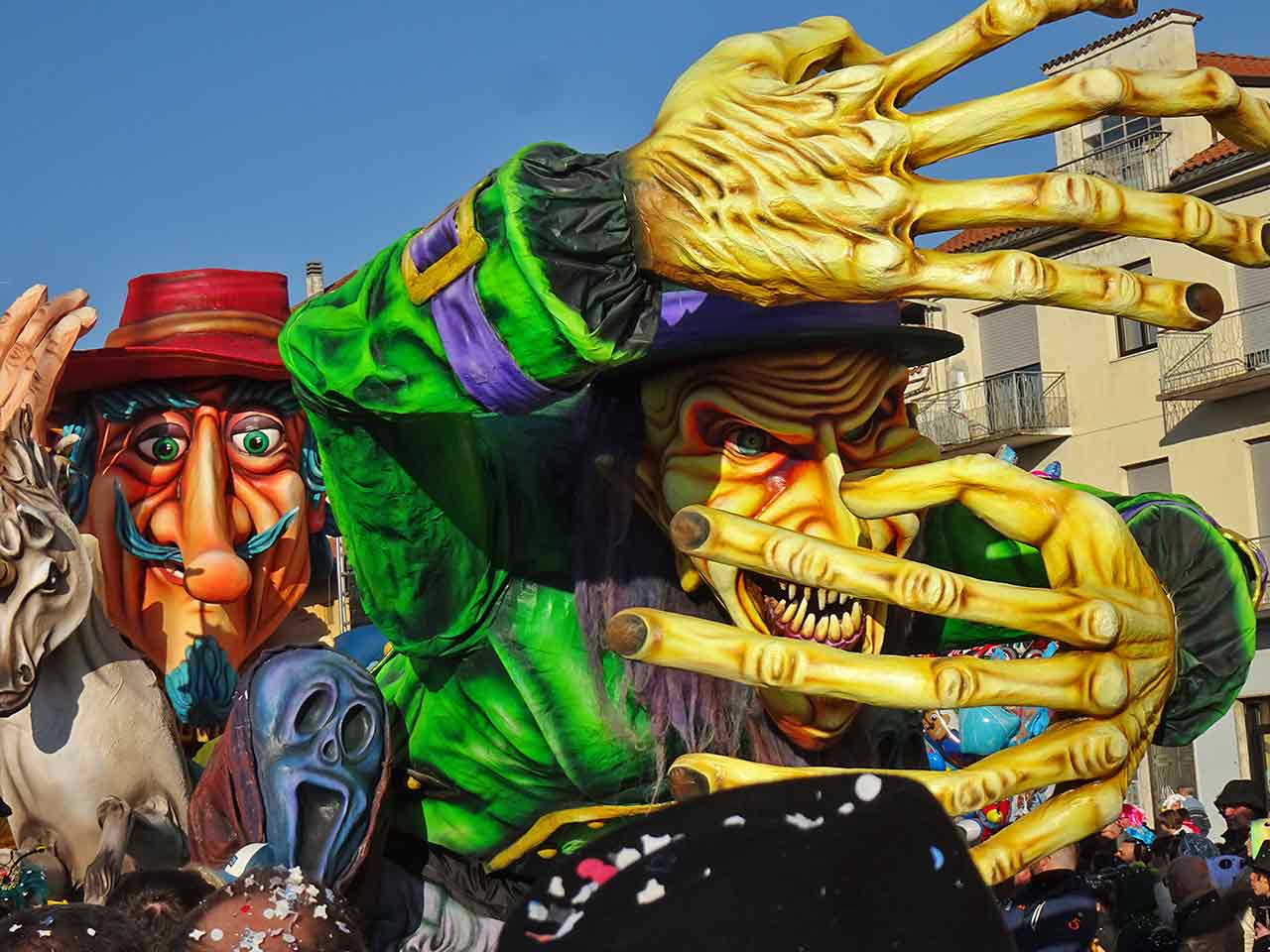 UNA GUIDA AL CARNEVALE DI SANTHIÀ