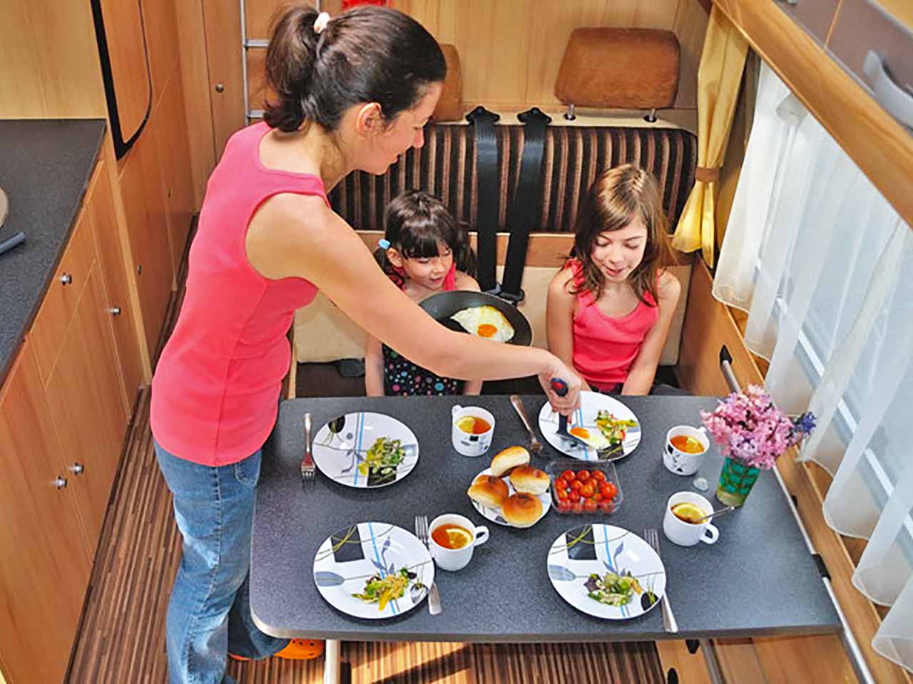 ALIMENTAZIONE IN VIAGGIO: GUIDATI DAL GUSTO