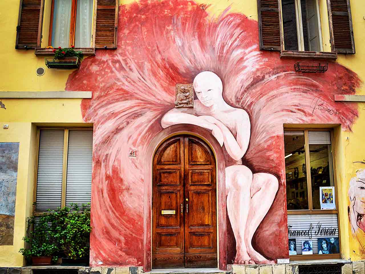 LA STREET ART: ITINERARI ALTERNATIVI ATTRAVERSO LARTE URBANA