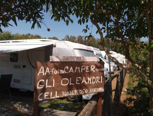 SOSTA CAMPER GLI OLEANDRI
