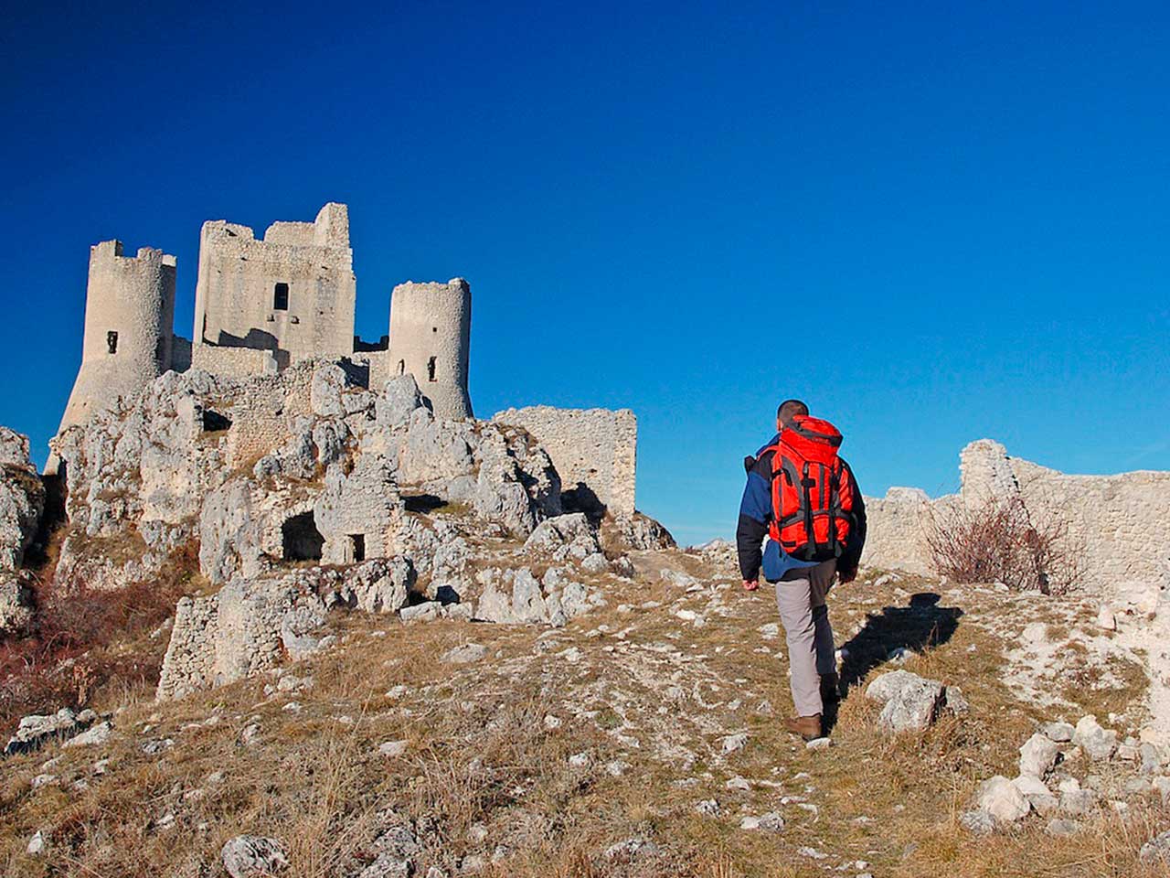 ESCURSIONE A ROCCA CALASCIO SULLE TRACCE DI LADYHAWKE