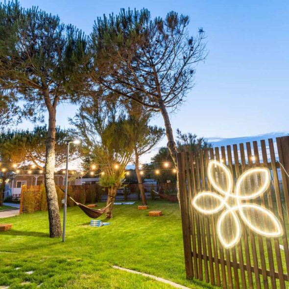 Pini beach village