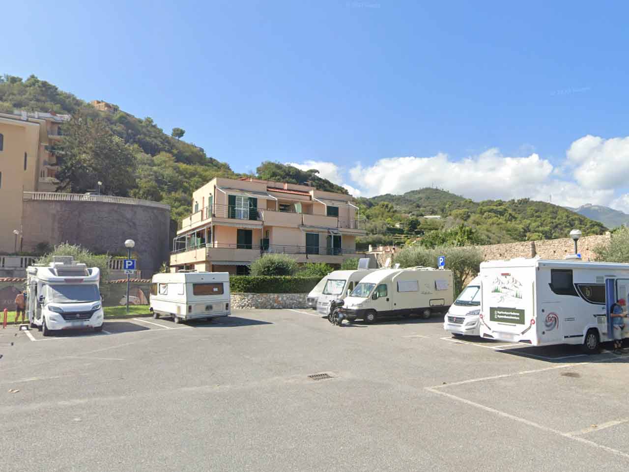 Punto sosta parkoló - pietra ligure