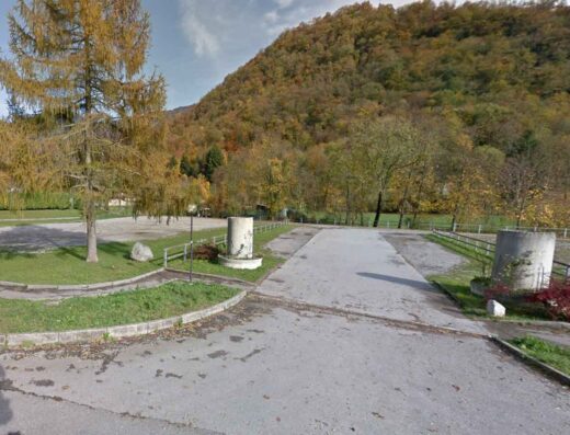 AREA SOSTA CAMPER CARENNO