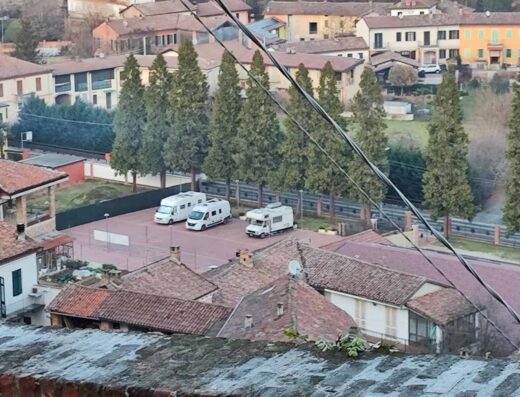 AREA SOSTA CAMPER LA VALLE