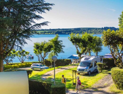 BEAU RIVAGE DU LAC DE PARELOUP