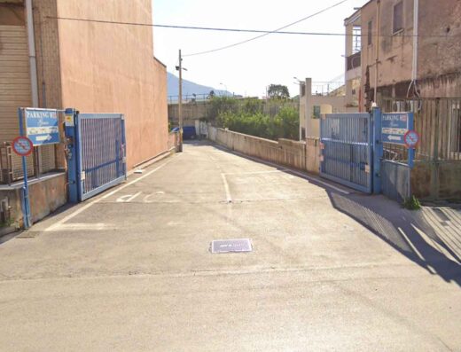 PARKING PLINIO