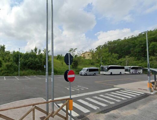 SAN LEO PARCHEGGIO CAMPER E AUTO