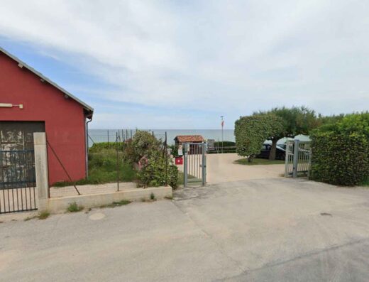 AREA SOSTA CAMPER VILLAGGIO LA TORRE – PETACCIATO