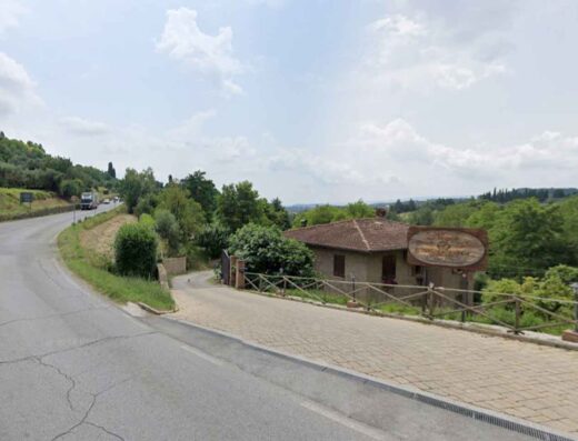 CHIUSI IN CAMPER AREA SOSTA