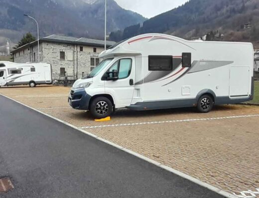 AREA SOSTA CAMPER CON CARICO E SCARICO ACQUE