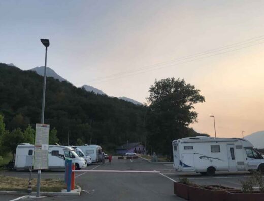 AREA SOSTA CAMPER FÉNIS